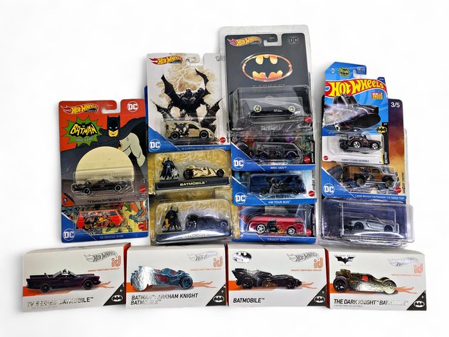 16x Hot Wheels Batman Diecast Cars