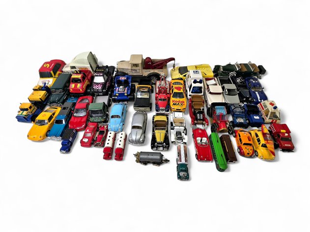 Diecast Nylint Classics Tow Truck, Cadillac V-16, 1932 Chevrolet Roadster & More