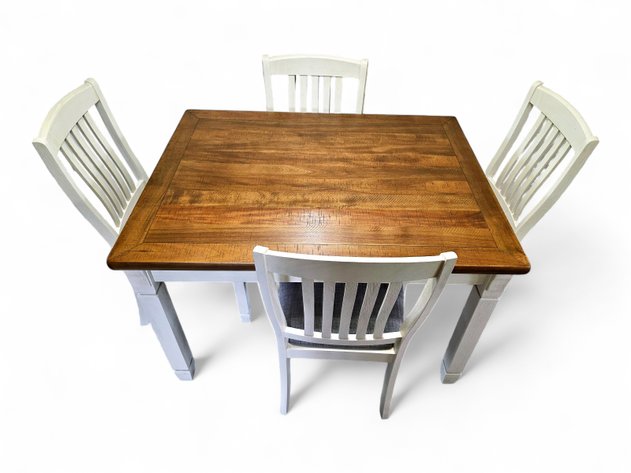 4-Person Dining Table w/ 4x Matching Chairs