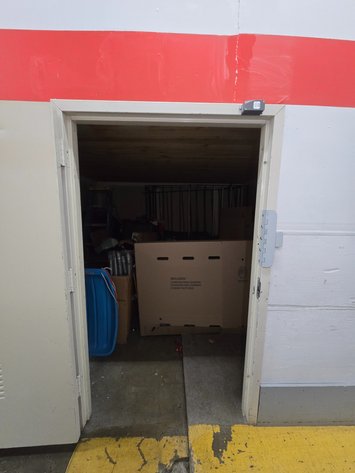 10' x 10' x 6' Storage Unit F106 - Old Seward