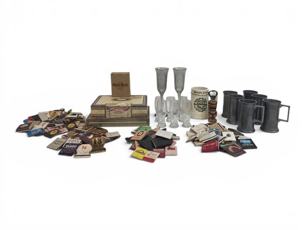 Barware, Cigar Boxes, Souvenirs & Matchboxes