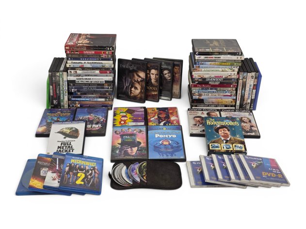 66x DVDs & Blu-Rays - Sailor Moon, Star Wars, The Host & Others