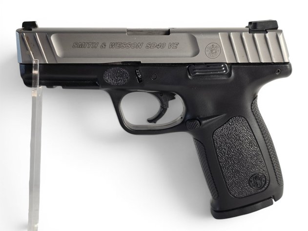 Smith & Wesson SD40 VE 40 S&W Semi-Automatic Pistol