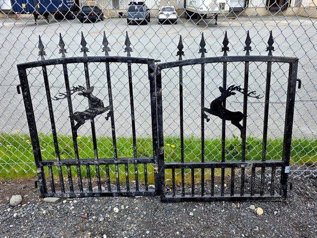 SKLP 6' Bi-Parting Iron Gate, Deer Motif Style - SK-T6