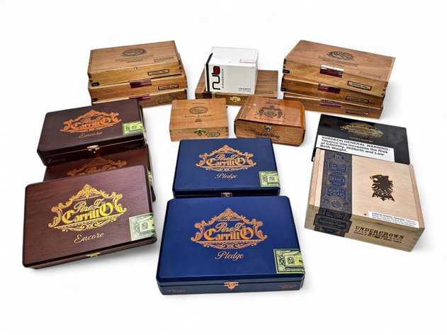 18x Wooden Padrón, Undercrown, E.P. Carrillo & Other Empty Cigar Boxes