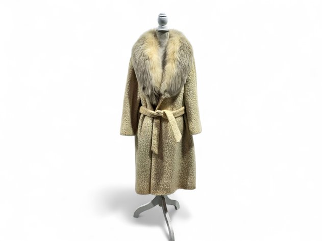 Vintage Ivory Belted Coat With Fox Fur Collar