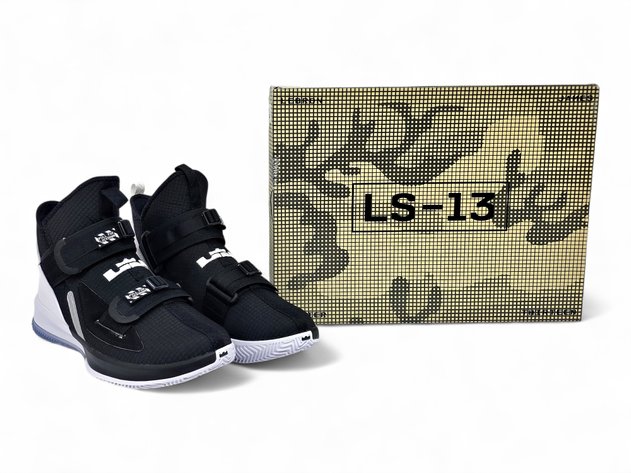 Nike LeBron Soldier XIII Shoes - Size 10.5