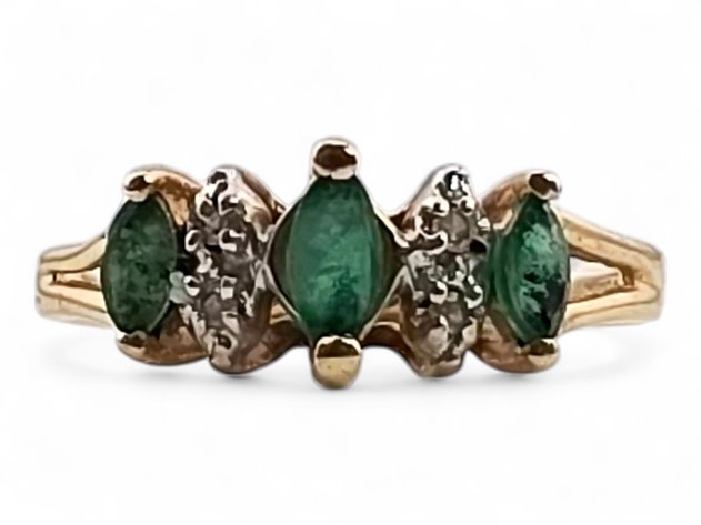 10k Yellow Gold Ring w/ Emerald & Diamond Accents