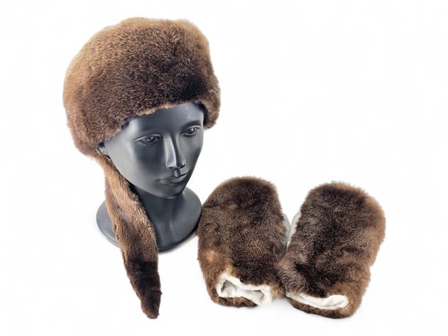 River Otter Fur Hat w/ Tail & Mittens