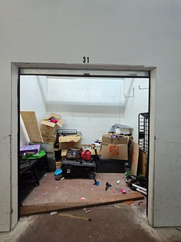 8' x 9.5' Storage Unit M31 - Midtown