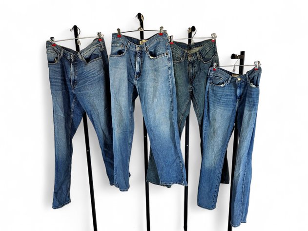 Men's & Women's Levi Jeans - Sizes 30x32, 34x30, 10 & More