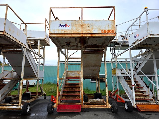 Powered Mobile Aircraft Passenger Stairs