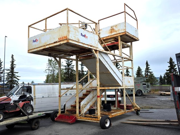 Powered Mobile Aircraft Passenger Stairs