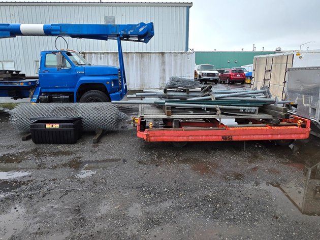 Tow Cart With Fencing & Metal Materials