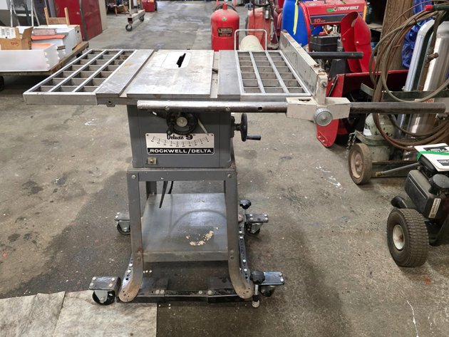 Rockwell Delta Table Saw With Rolling Stand