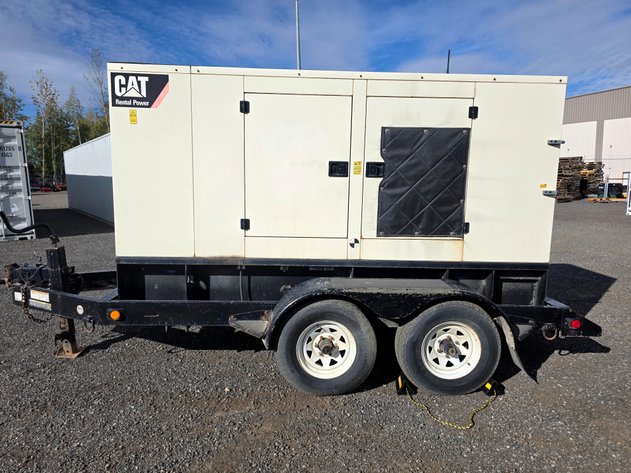 2010 Caterpillar XQ80-4 80 kW Standby Diesel Generator — Tandem-Axle Trailer