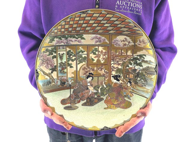 Meiji Kutani Figural Porcelain Charger, Kozan Mark