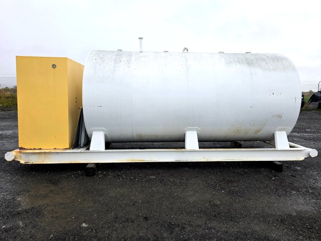 Anchorage Tank 3,000-Gallon Liquid Tank with De-Icing Pump Cabinet