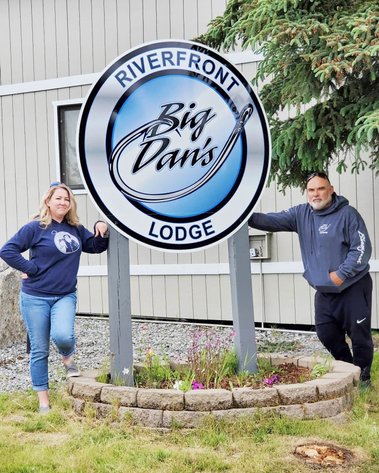 3 Night Stay for Six at the Fish N' Hole - Big Dan's Riverfront Lodge