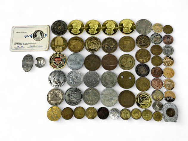 60x Novelty & Tourism Tokens & Medallions