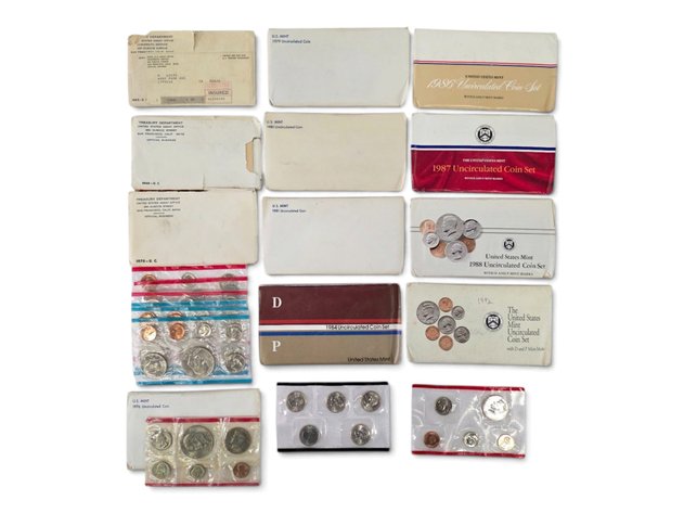 20x 1976-1992 U.S. Mint Uncirculated Coin Sets