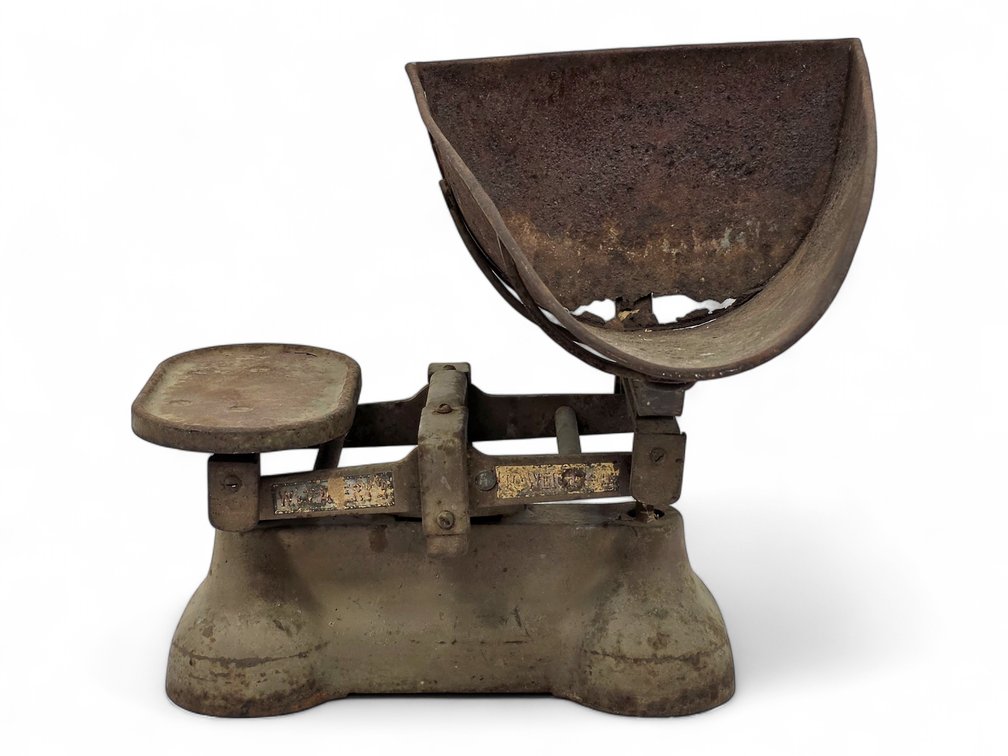 W. & T. Avery Cast-Iron 14 lb Countertop Balance Scale with Scoop Pan