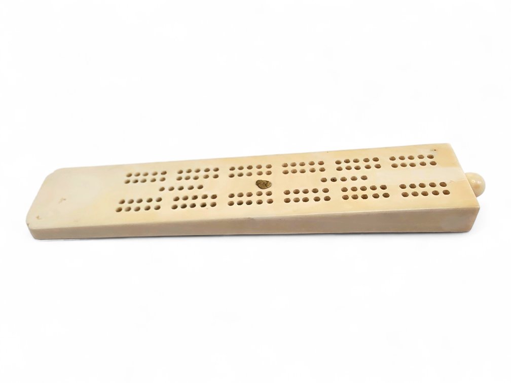 Mid-Century Cribbage Board with a Single Gold Nugget Accent