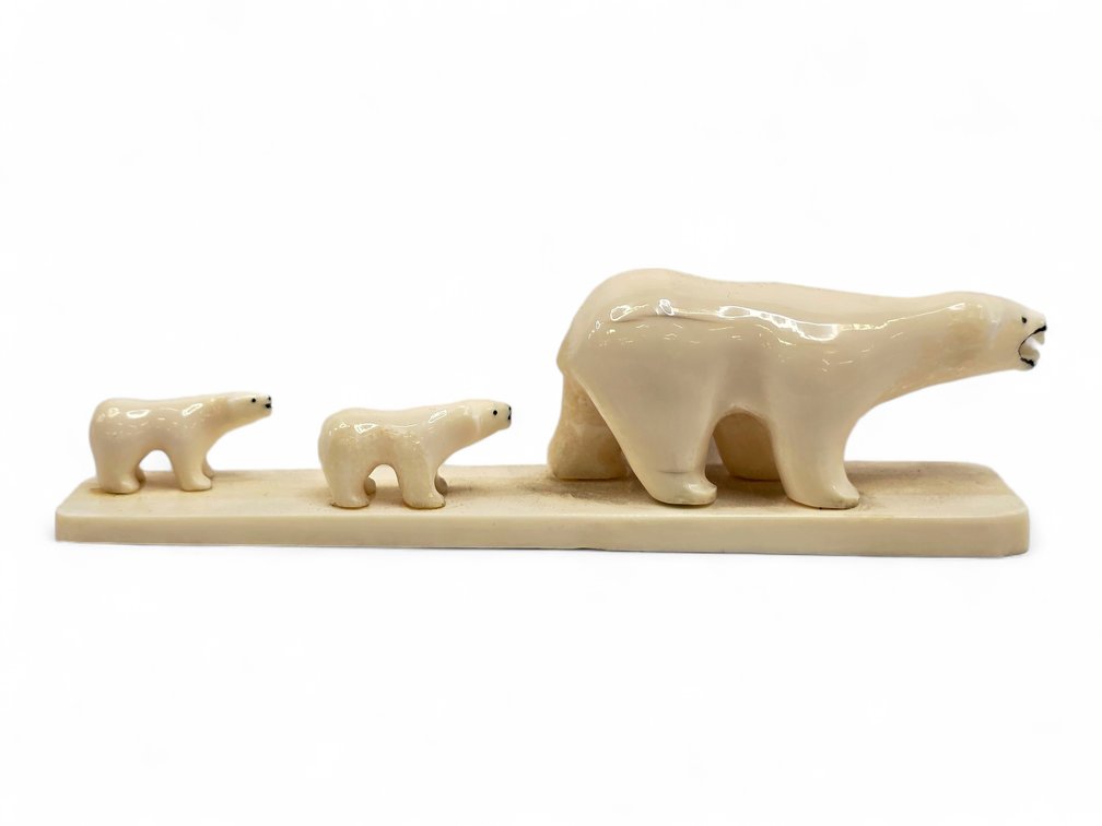 Raymond “Oomok” Penatac Walrus Ivory Polar Bear Mother & Cubs Diorama
