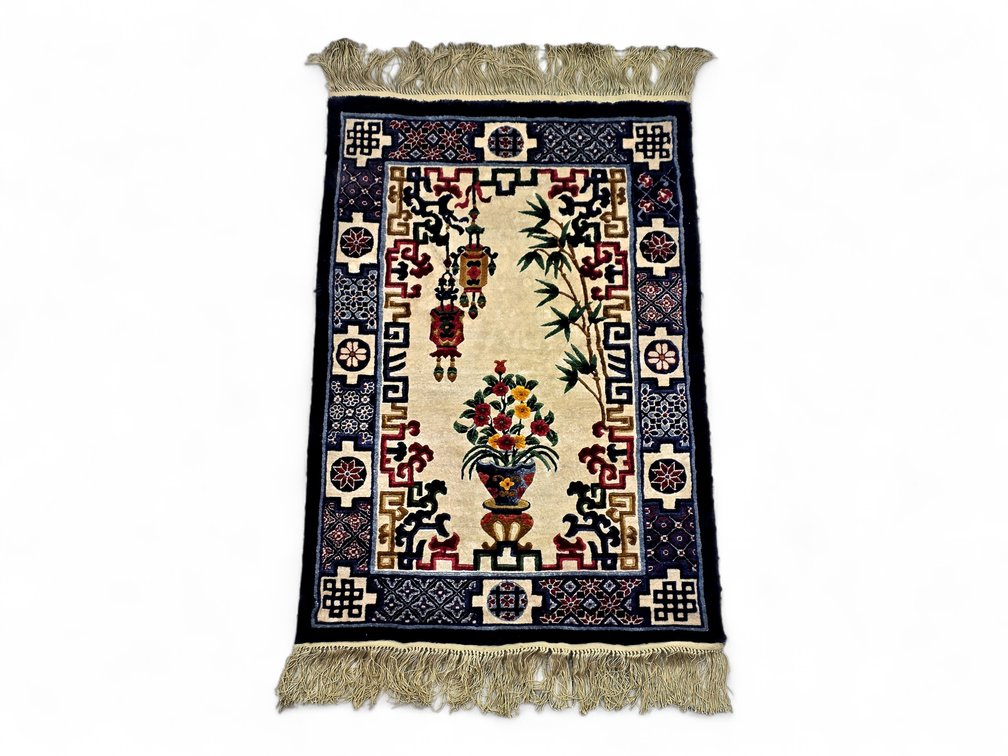 Amiri Tientsin Chinese Hand-Knotted Silk Floral Accent Rug, 24.5 x 44.5 Inches