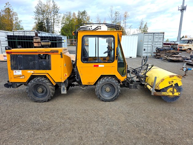 2007 Trackless MT5T 4WD Articulated Tractor with Rotary Broom