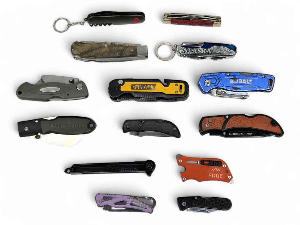 14 Knives & Multi-Tools: Twisted X, DeWalt, Kobalt, Klein Tools & Outdoor Edge