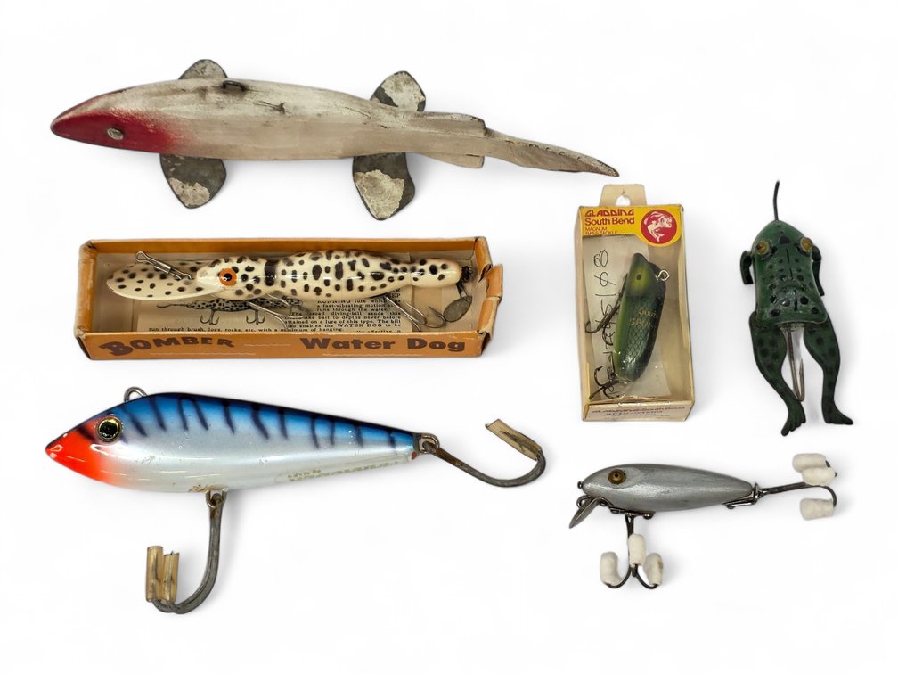 Wood Fish Decoy & Five Lures: Bomber Water Dog, South Bend, Halik Frog & Halco Marauder