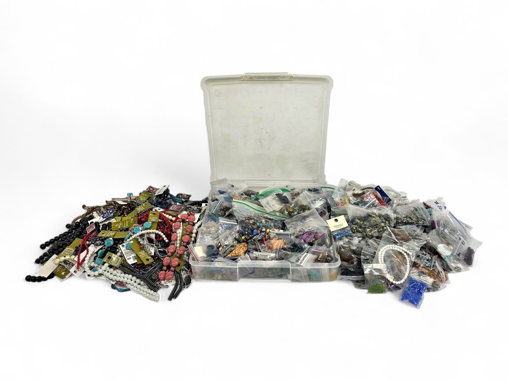 Jewelry-Making Beads, Pendants & Findings — Bead Gallery, Blue Moon & More