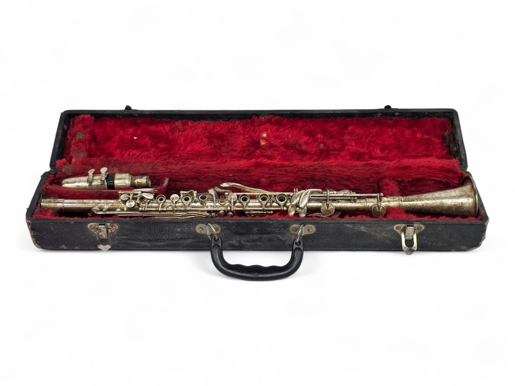 Buckeye Metal Clarinet & Brilhart Ebolin Mouthpiece with Case, Lyre and Swab