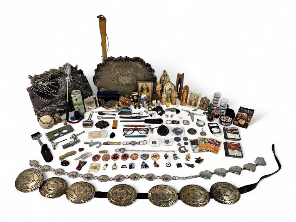 Malden Trust Tray, Alan M. Hunt Lion Throw, Concho Belts, Trading Cards & Collectibles