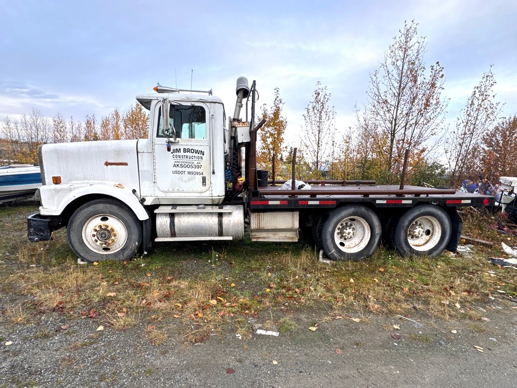 1990 International F-9300 SBA Truck w/ Diesel Engine & Manual Transmission