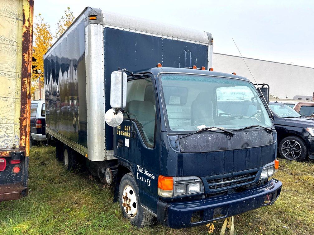 1998 Isuzu NPR-HD Box Truck Salvage Project w/ Diesel Engine & Manual Transmission
