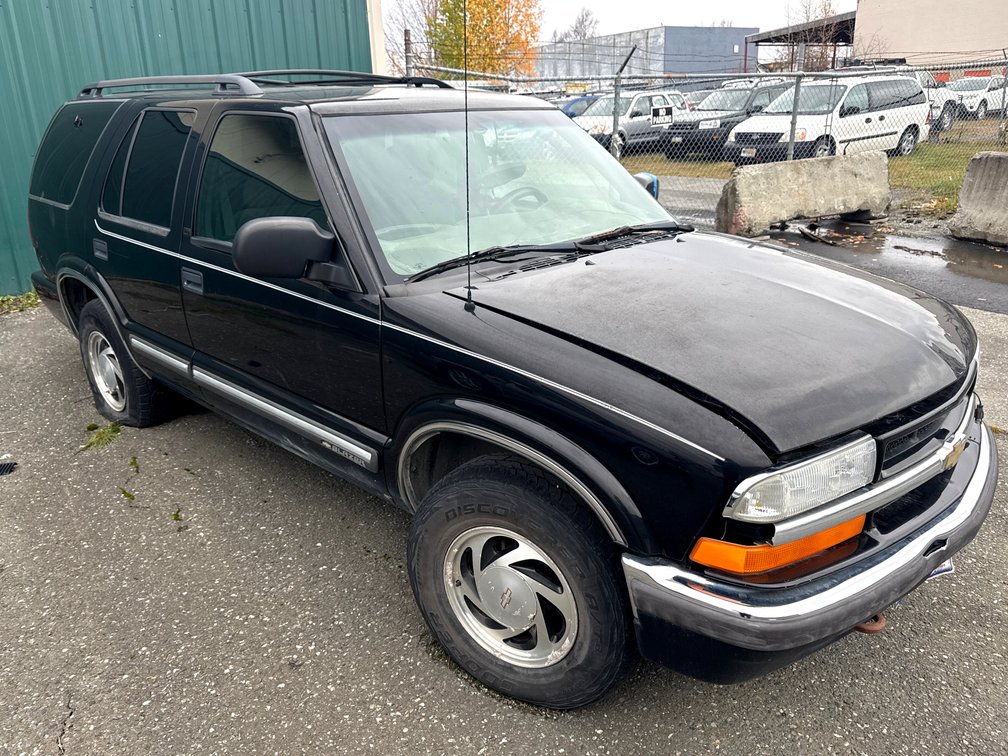 1999 Chevrolet Blazer 4WD Parts Vehicle