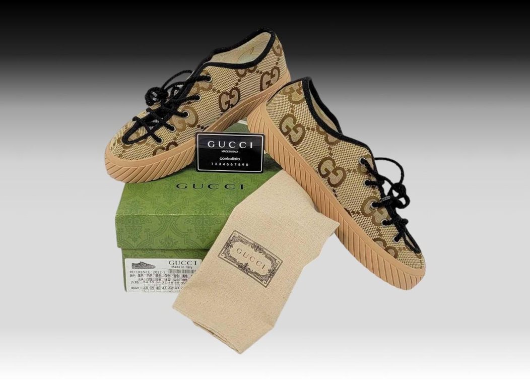 Gucci 'Double G' Low-Top Fashion Sneakers - size 8/9