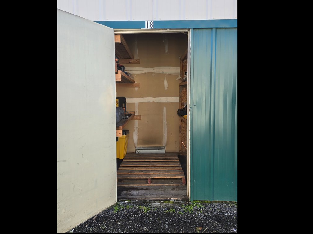 6' x 6' Storage Unit I18
