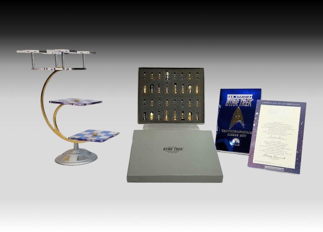 The Franklin Mint Star Trek Tridemensional Chess Set
