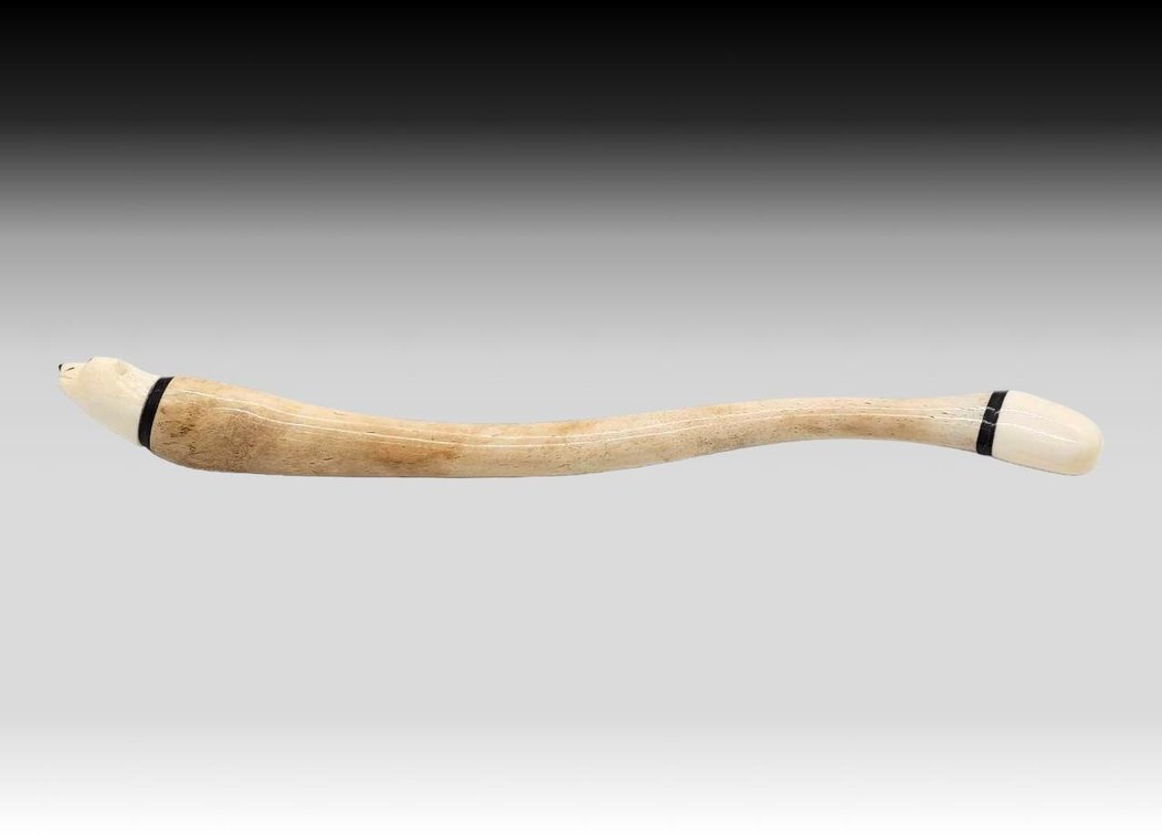 20" Ivory & Baleen Embellished Oosik