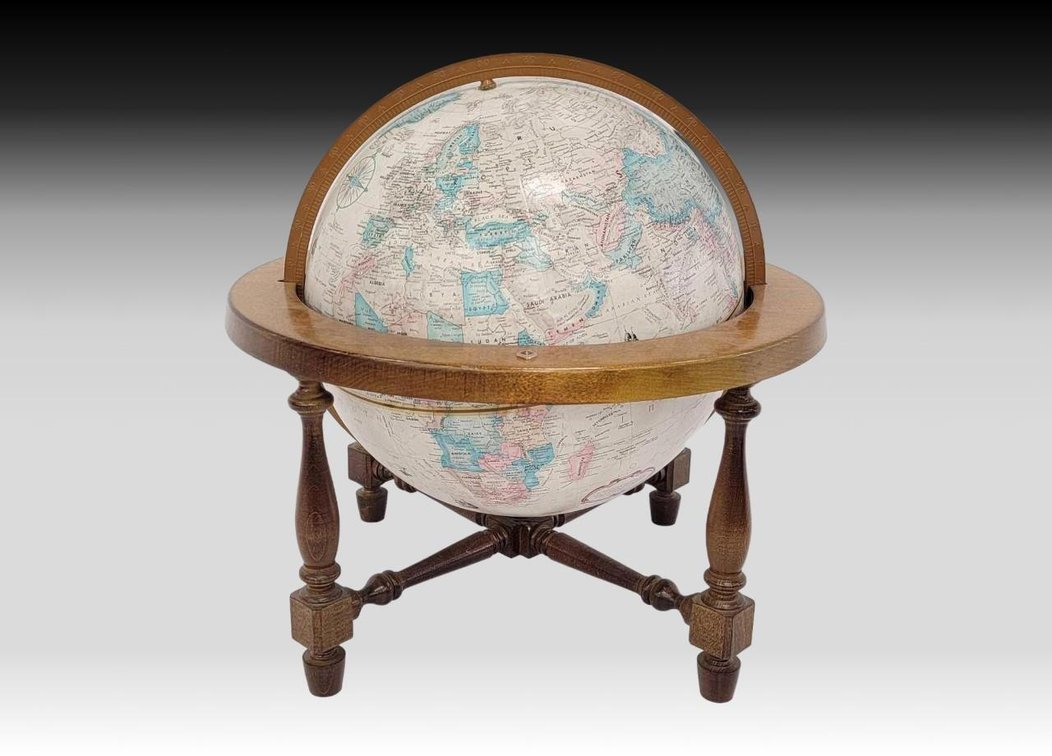 World Classic Series Globe w/ Wood Stand