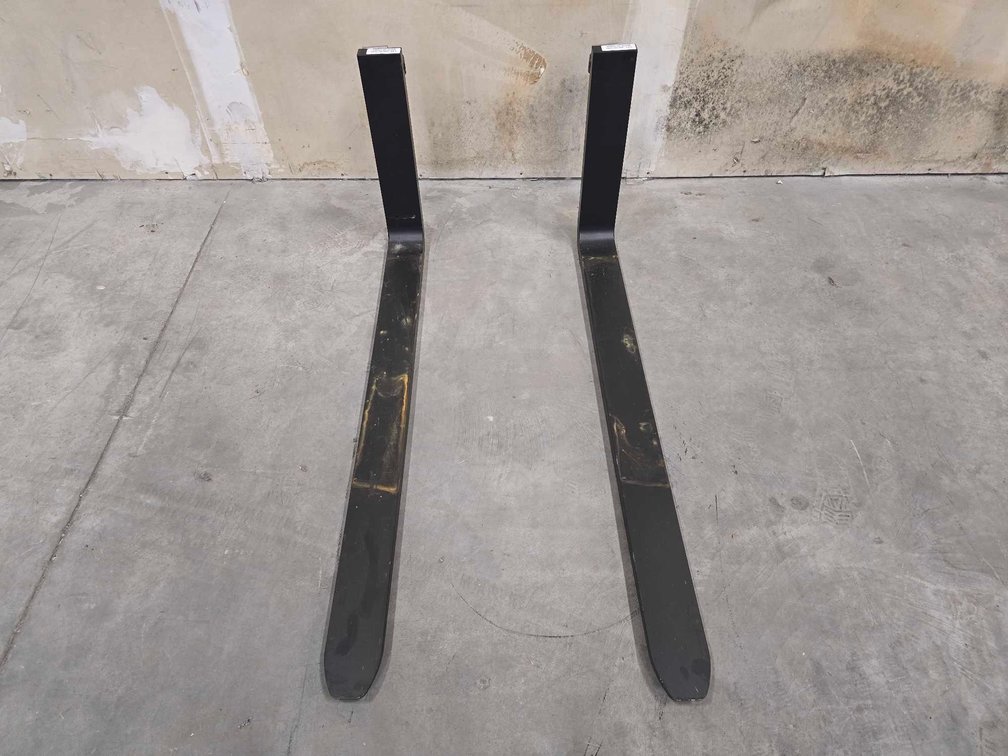 AGT 1.5 Ton Pallet Forks for Skid Steer/Forklift
