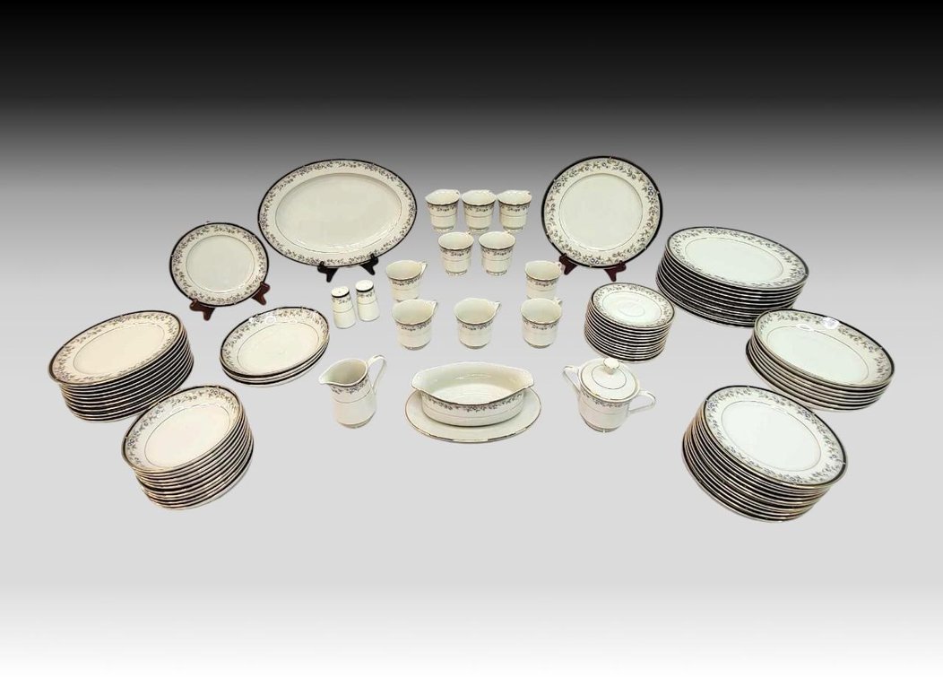 88x Piece Seizan Towanda Fine China Dish Set