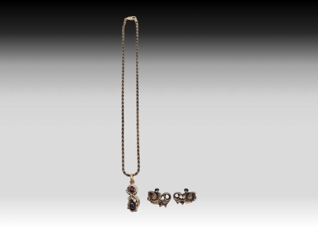 Sterling Siver Necklace w/ Amethyst & Onyx & Clip-On Earrings 