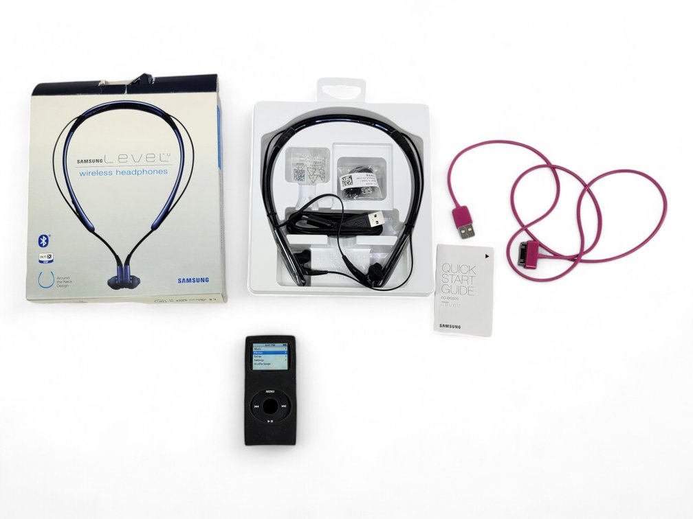 iPod Nano & Samsung Headphones 