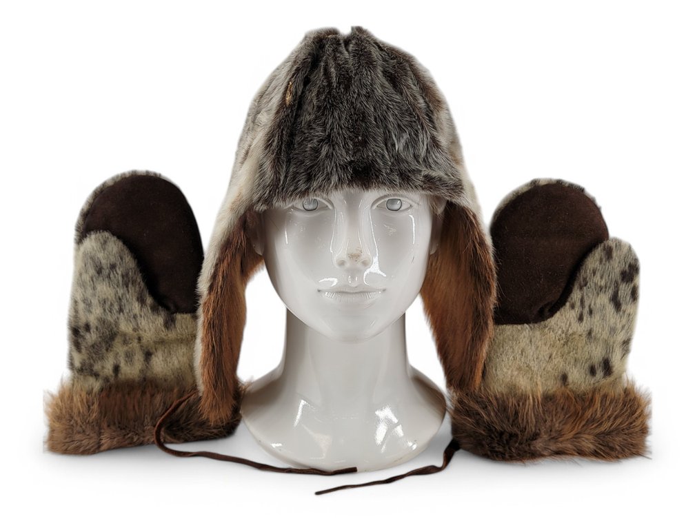 Fur Trapper Hat w/ Spotted Seal Fur Mittens