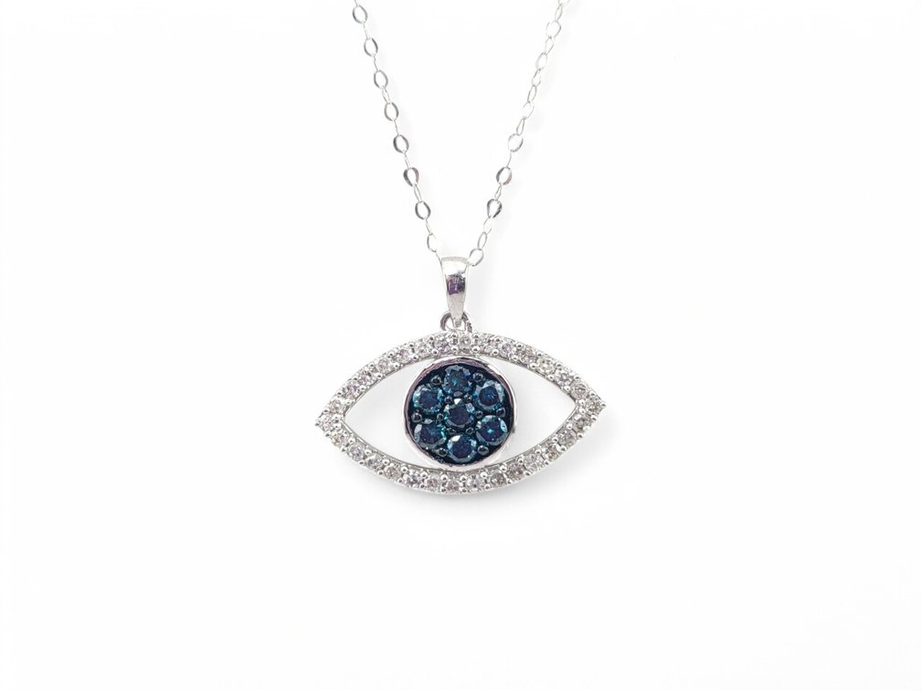 18k White Gold Diamond Pendant Necklace 