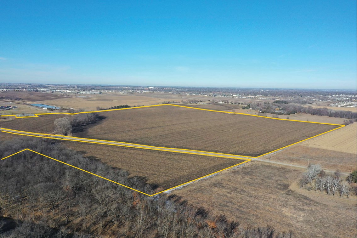 Image for Closed - Black Hawk Co., IA - 194.78 Ac., m/l (050-1403-02)